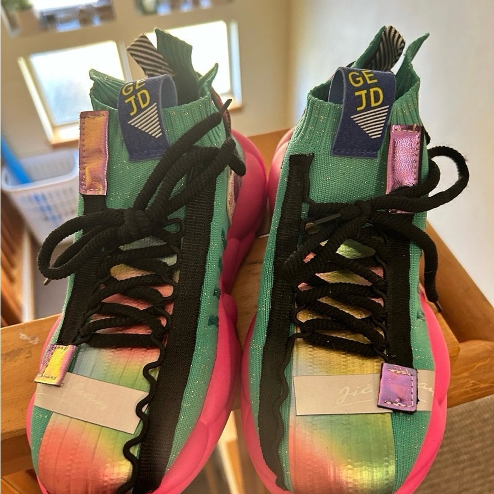 Super cute women sneakers